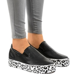 Fekete WNH-3 csúszós cipők