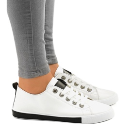 1016 fehér klasszikus cipő fekete