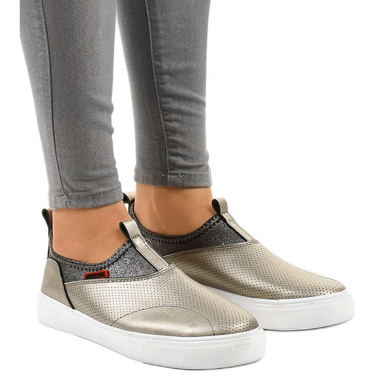 Arany cipők gumiszalaggal A-92 aranysárga