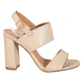 Small Swan Szandál Mintával barna Small Swan Szandál Mintával barna