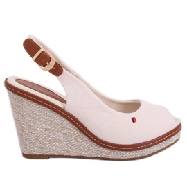 Szandál bézs ék R132P bézs színben Szandál bézs ék R132P bézs színben