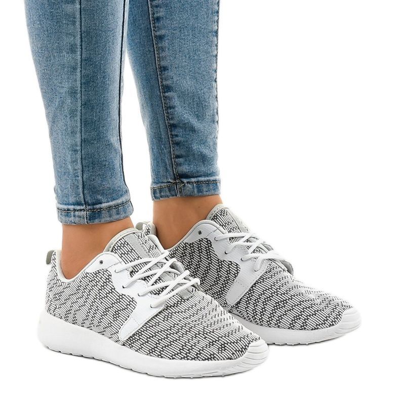 Fehér női sportcipő 7-6875C sokszínű