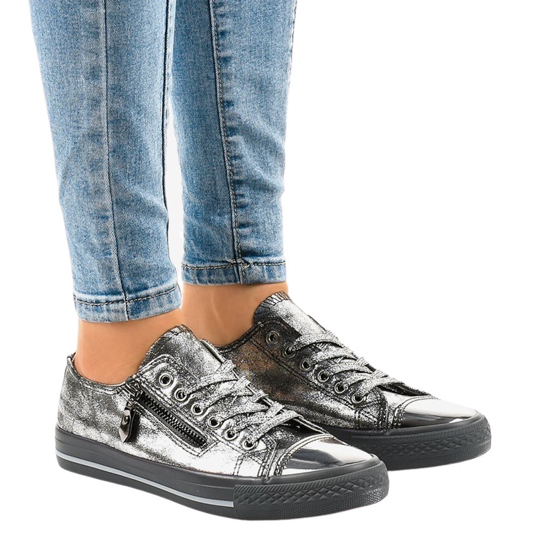 Szürke fényes cipők TL-64 Szürke fényes cipők TL-64