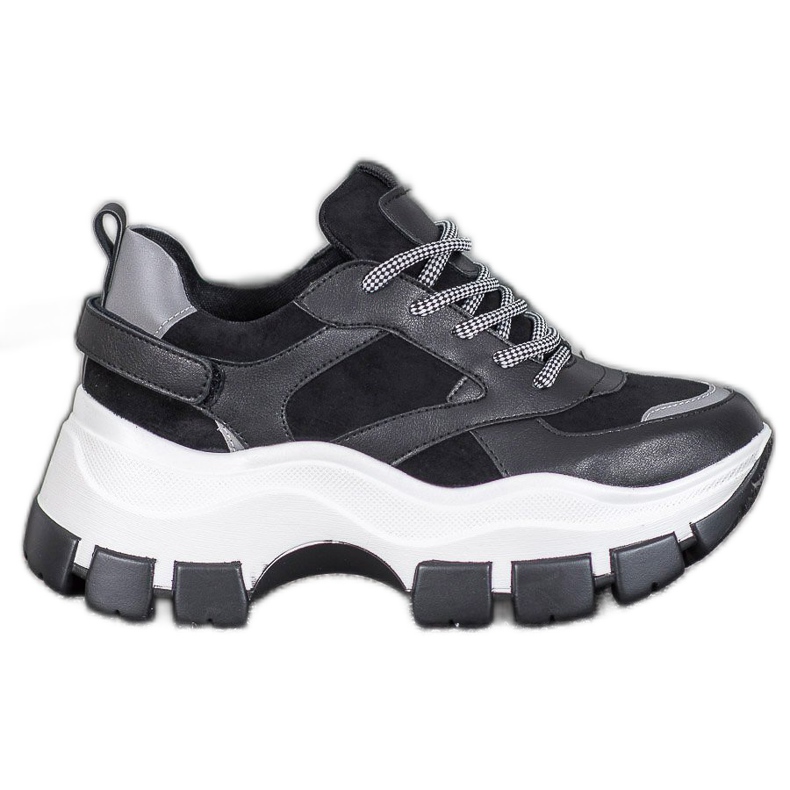 Weide Fekete cipők a platformon