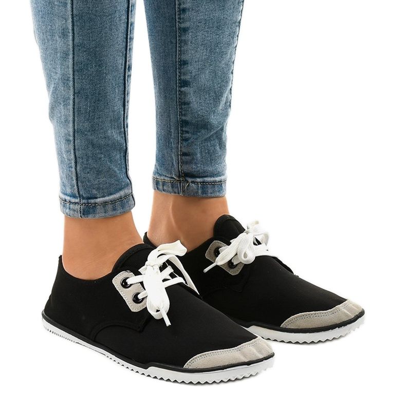 Fekete BO-6 csúszós cipők