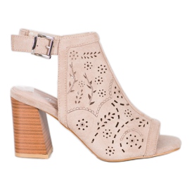 Mannika Beépített áttört szandál barna