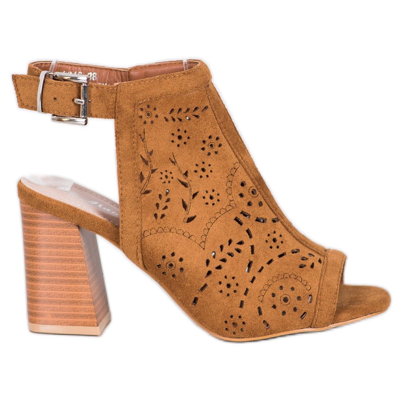 Mannika Beépített áttört szandál barna