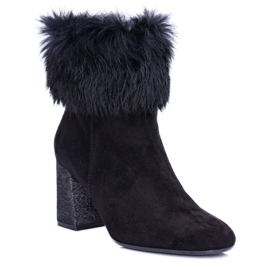 Női fekete velúr csizma Laura Messi 1689 szőrmével Női fekete velúr csizma Laura Messi 1689 szőrmével