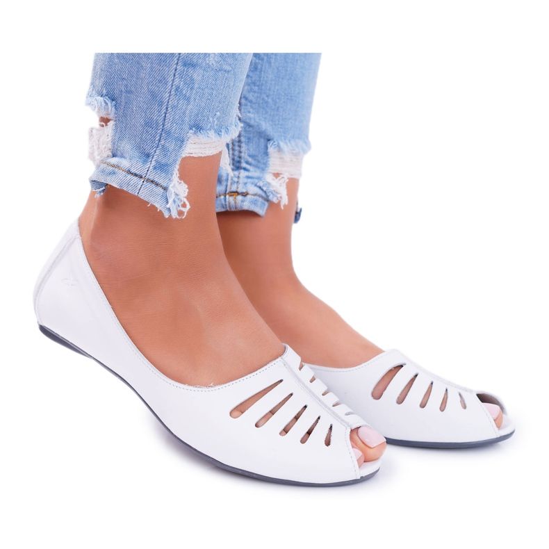 Női balerinák Maciejka bőr nyitott lábujjak 03497-59 fehér Női balerinák Maciejka bőr nyitott lábujjak 03497-59 fehér