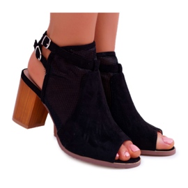 EVE Női szandál Velúr fekete Thido