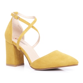 PS1 Női szivattyúk sarkán, sárga forgalommal