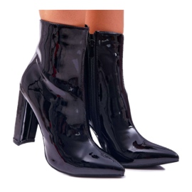 SEA Női csizma magas sarkúban, lakkozott fekete demen