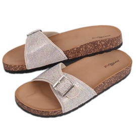 Bézs színű scholki papucs kövekkel L-1032 Bézs Bézs színű scholki papucs kövekkel L-1032 Bézs