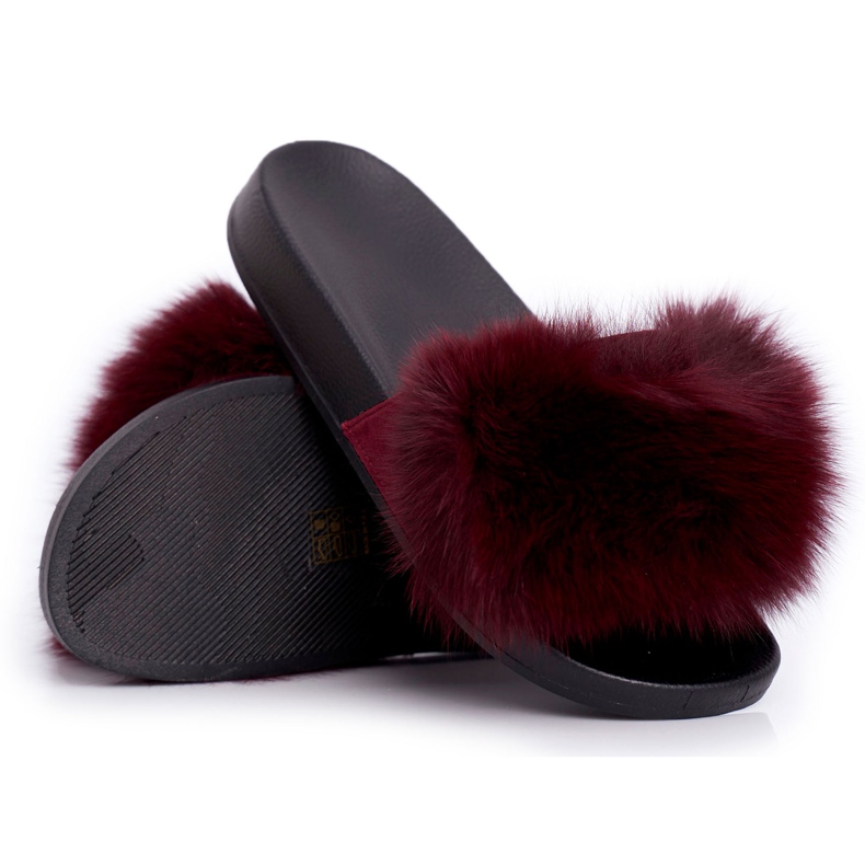 Női papucs természetes szőrmével, sötétvörös naturissal piros