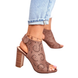 EVE Női szandál a sarkán Áttört tépőzáras khaki szabályok EVE Női szandál a sarkán Áttört tépőzáras khaki szabályok