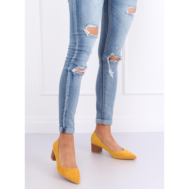 Szivattyúk egy fa sarkon CL75P Sárga méz