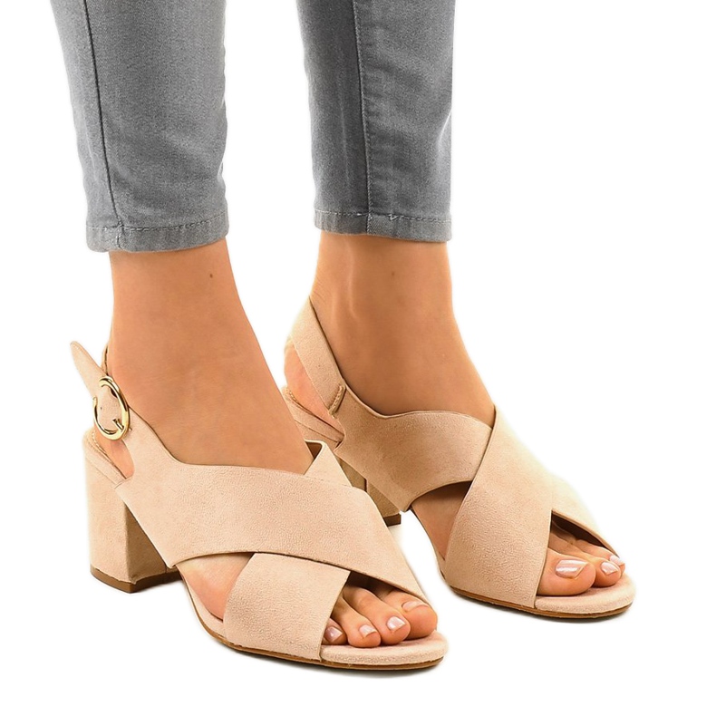 Bézs színű magas sarkú szandál A305 velúr