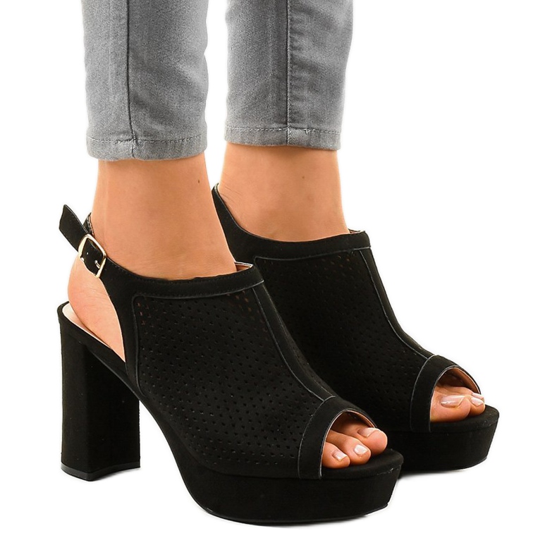 Fekete 9R82 nyitott sarkú szandál