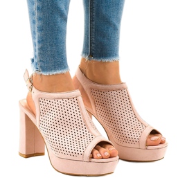 Bézs áttört sarkú szandál 9R82 Bézs áttört sarkú szandál 9R82