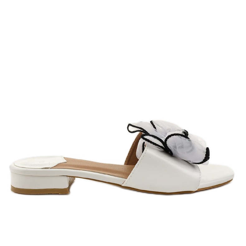 Fehér papucs íjjal a sarkán XH1021