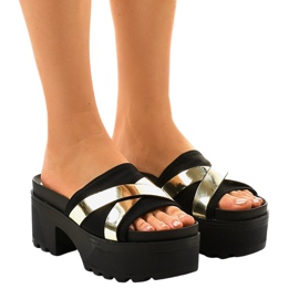 Fekete magas sarkú papucs CL-3A309-42 sárga