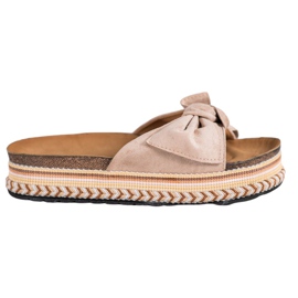 SHELOVET Divatos papucs a platformon barna