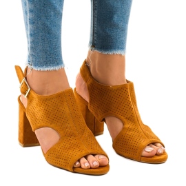 Teve áttört szandál vágással 99-33A barna Teve áttört szandál vágással 99-33A barna