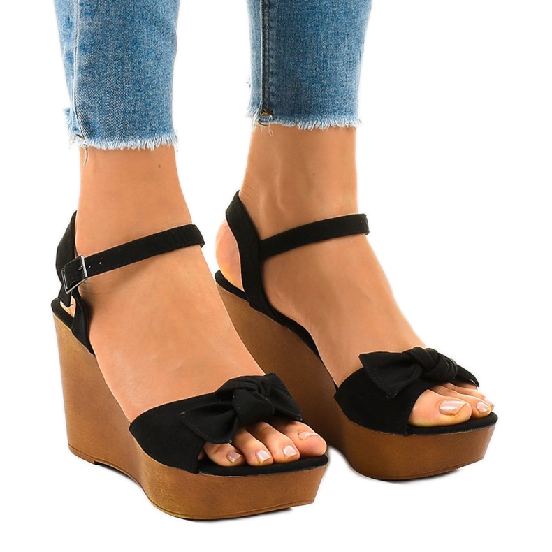 Fekete velúr ék szandál HY8542