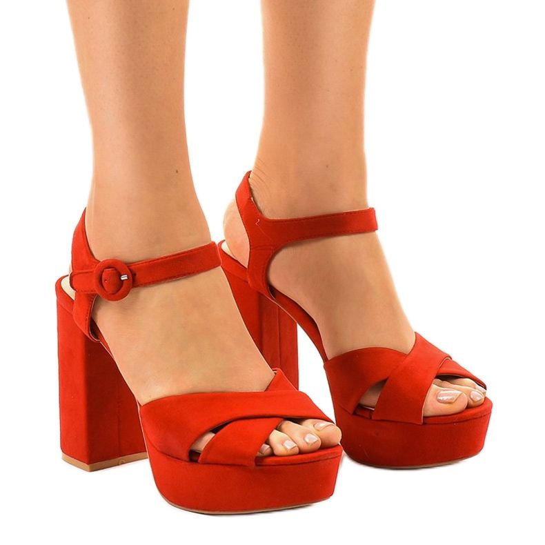 Piros szandál az öko-velúr posztóján 63-202