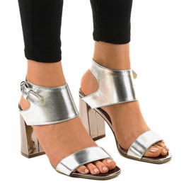 Stílusos ezüst szandál a 0354-20 poszton szürke
