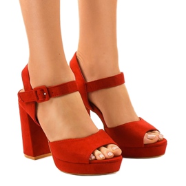 Piros szandál posta velúr 77-102