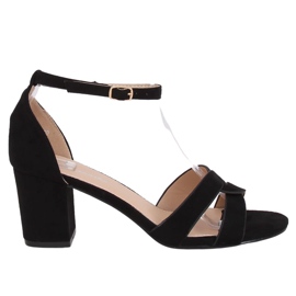 Fekete alacsony sarkú szandál A3082 Fekete Fekete alacsony sarkú szandál A3082 Fekete