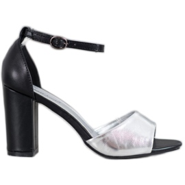 Small Swan Klasszikus szandál a bárban fekete szürke Small Swan Klasszikus szandál a bárban fekete szürke