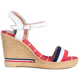 Yes Mile Szandál színes csíkokkal sokszínű