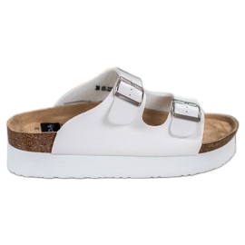 SHELOVET Fehér papucs a platformon