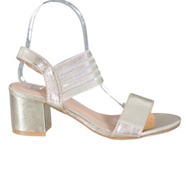 Small Swan Fényes csúszás a szandálban aranysárga