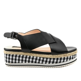 Fekete szandál az 1507-1 platformon Fekete szandál az 1507-1 platformon