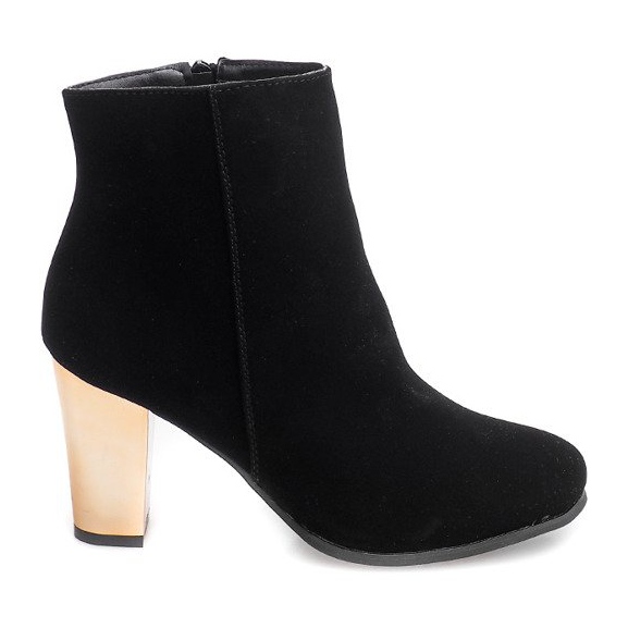 Csizma sarkán B2908 fekete