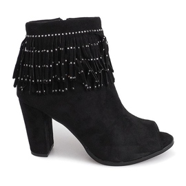 Nyiss csizmát egy F832 fekete poszton