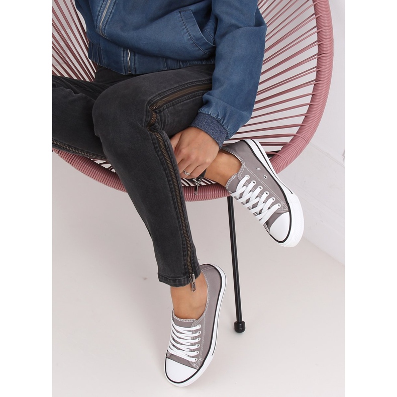 Szürke klasszikus női cipők JD05P Grey