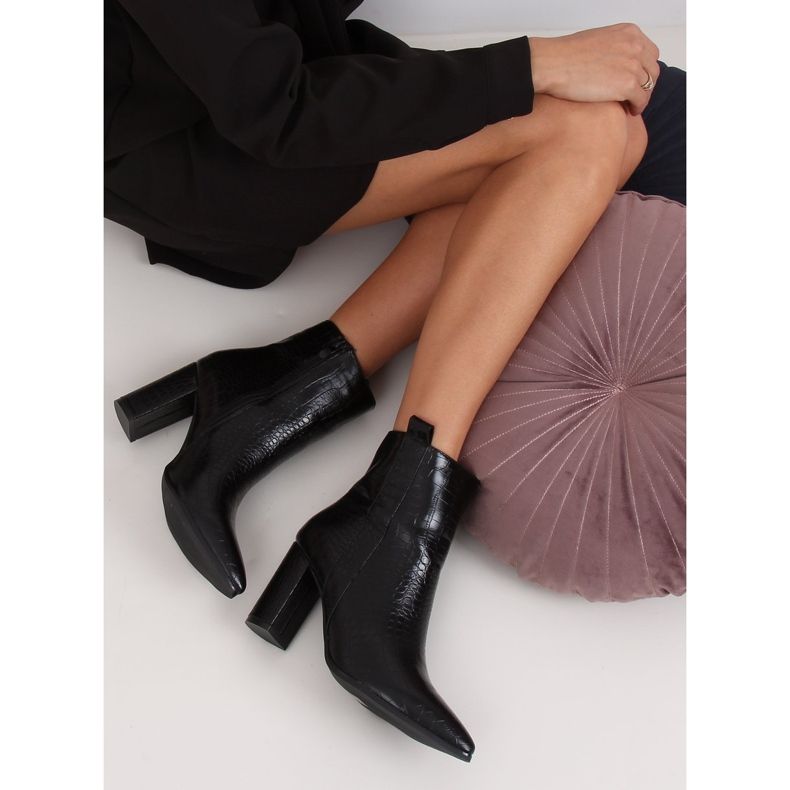 Fekete Snake bőr magas sarkú csizma RB54 Black