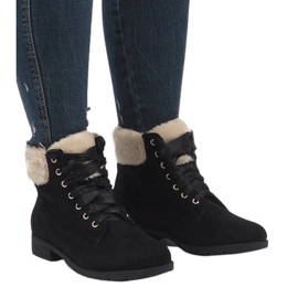 Fekete szigetelésű fűzős csizma C-7100