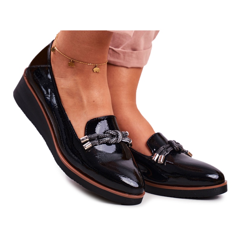 Vinceza Női fekete mokaszinok lakkozva az Abba ékre