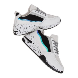 Fehér sportcipő nőknek C-3151 Fekete