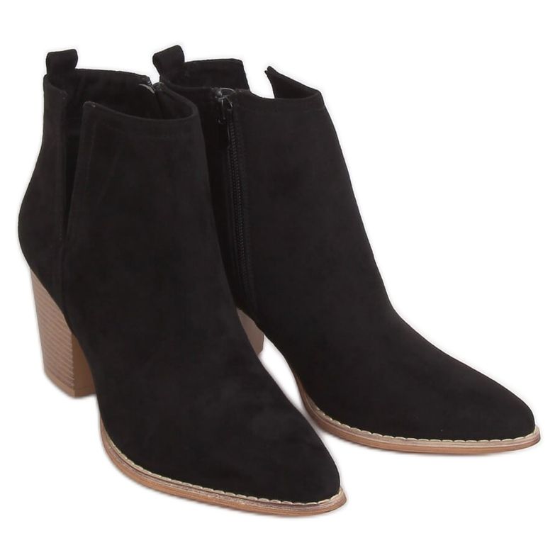 Magas sarkú csizma mandula fekete lábujjakkal M397 Fekete Magas sarkú csizma mandula fekete lábujjakkal M397 Fekete