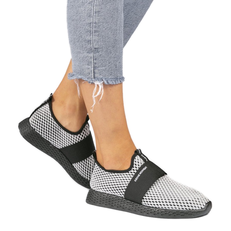 Fekete sportcipő SJ1972-1