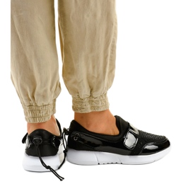 Fekete-fehér csúszós sportcipő B120-1