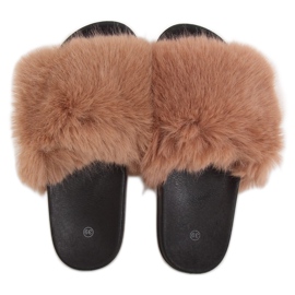 Papucs teves szőrmével CK107P Camel barna