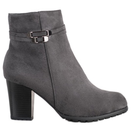 Goodin Szürke csizma dekoratív övvel