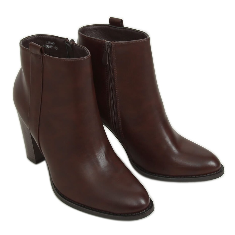 Klasszikus barna csizma UK08P Barna a poszton Klasszikus barna csizma UK08P Barna a poszton